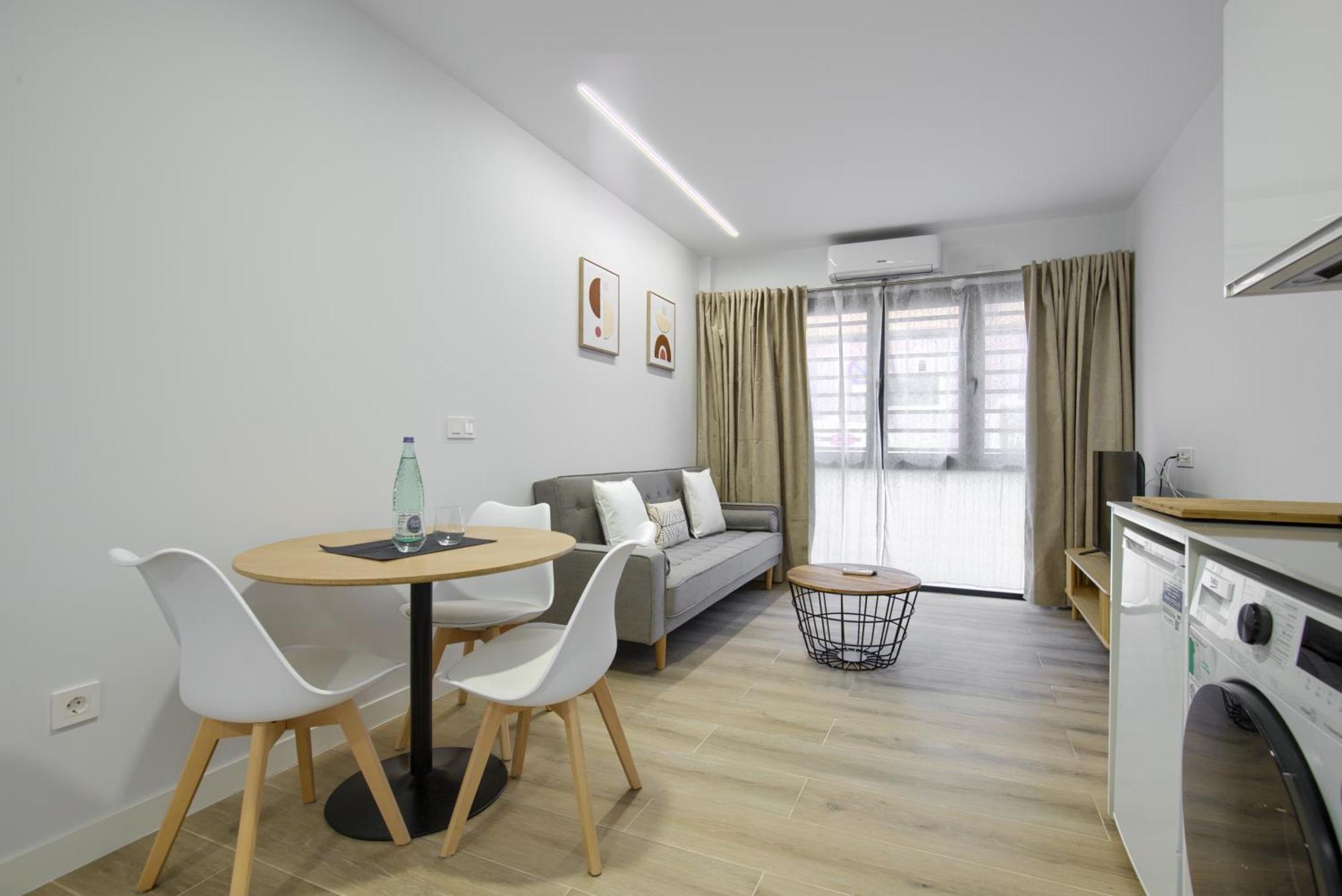 Dobo Madrid Numancia Apartment ภายนอก รูปภาพ