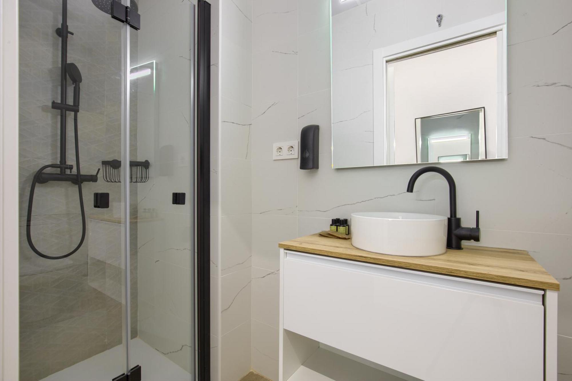 Dobo Madrid Numancia Apartment ภายนอก รูปภาพ