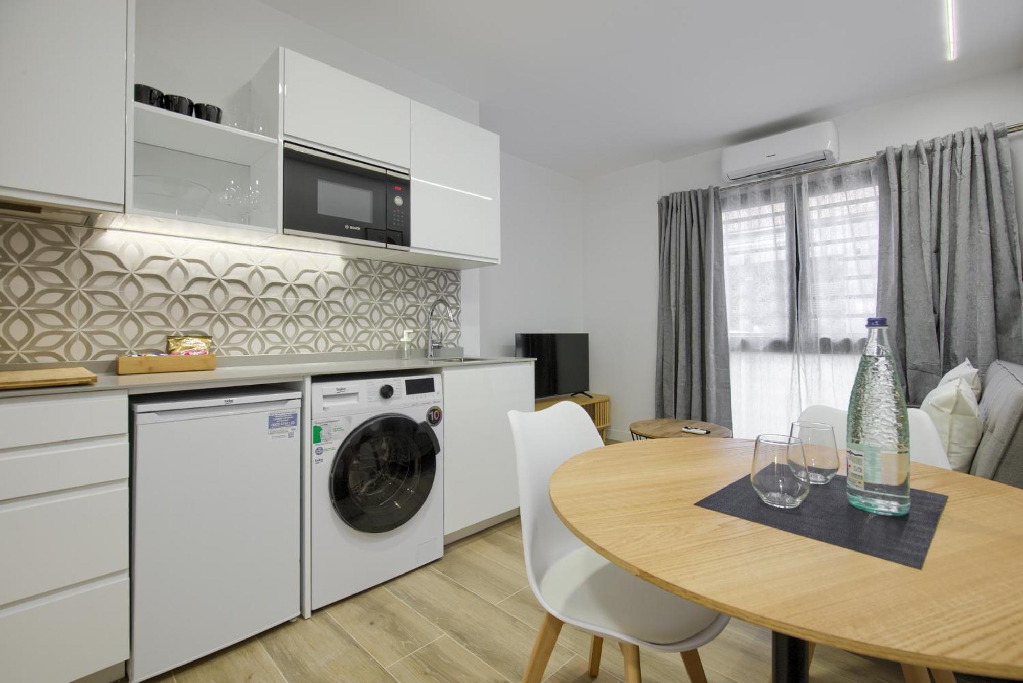 Dobo Madrid Numancia Apartment ภายนอก รูปภาพ