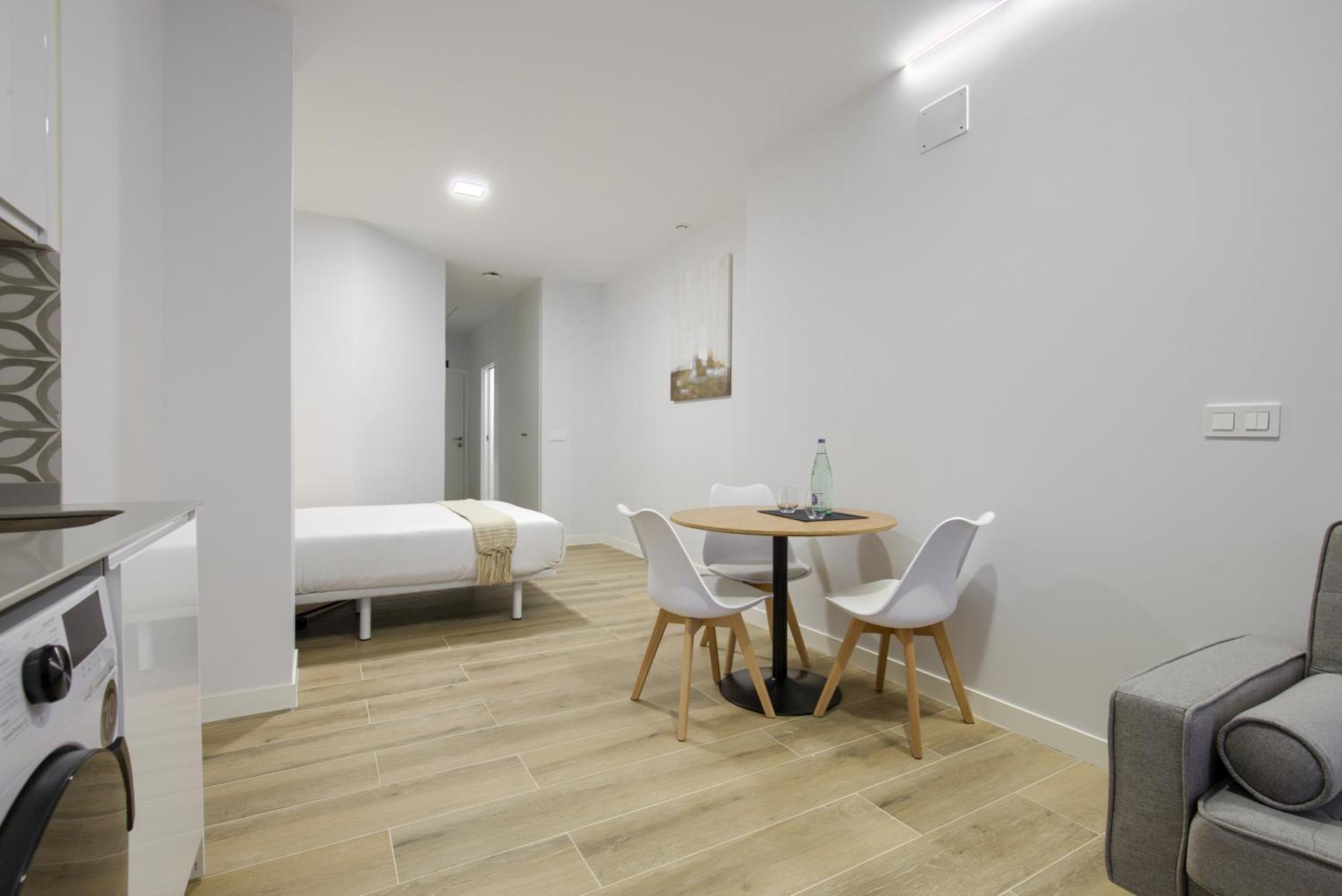 Dobo Madrid Numancia Apartment ภายนอก รูปภาพ