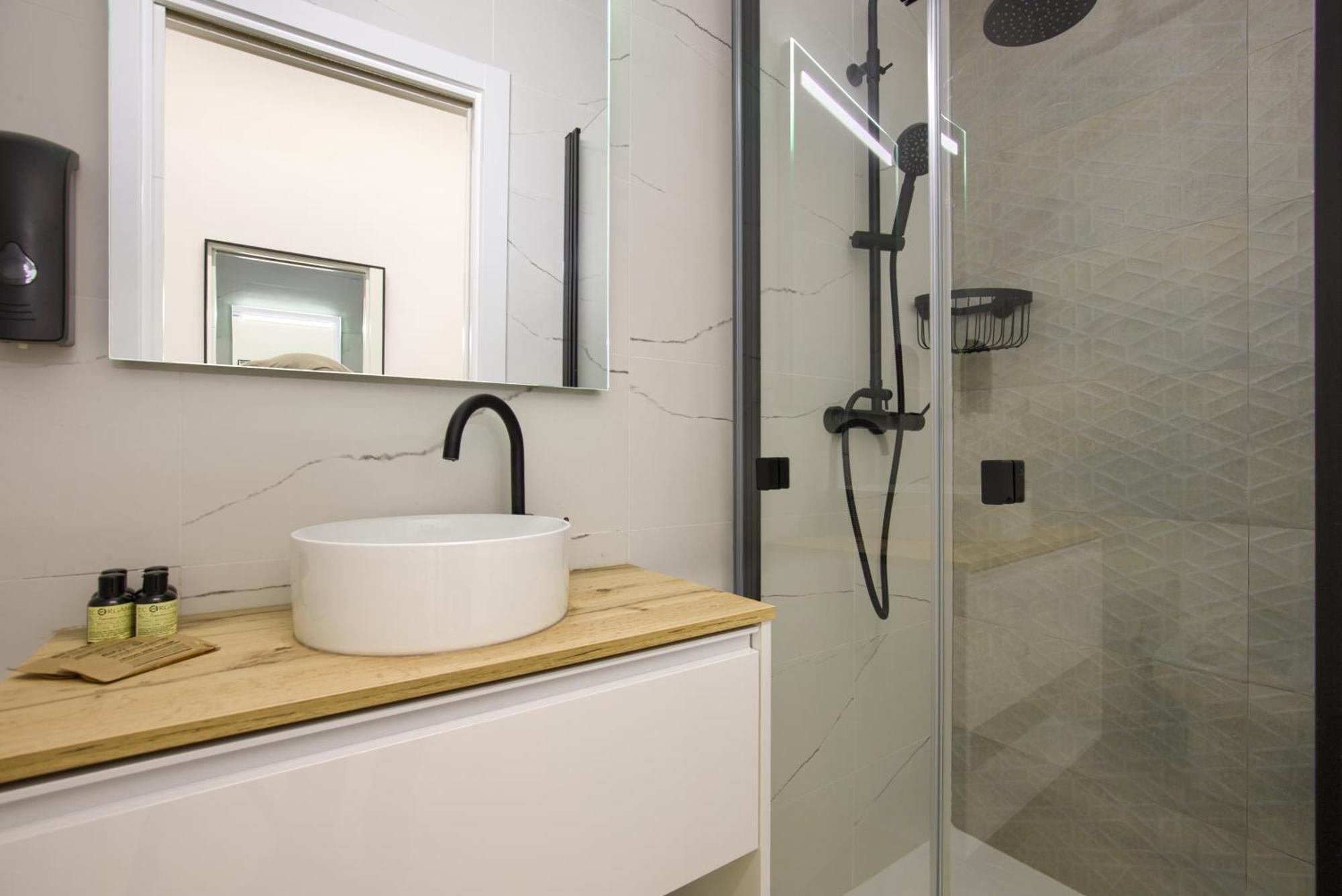Dobo Madrid Numancia Apartment ภายนอก รูปภาพ