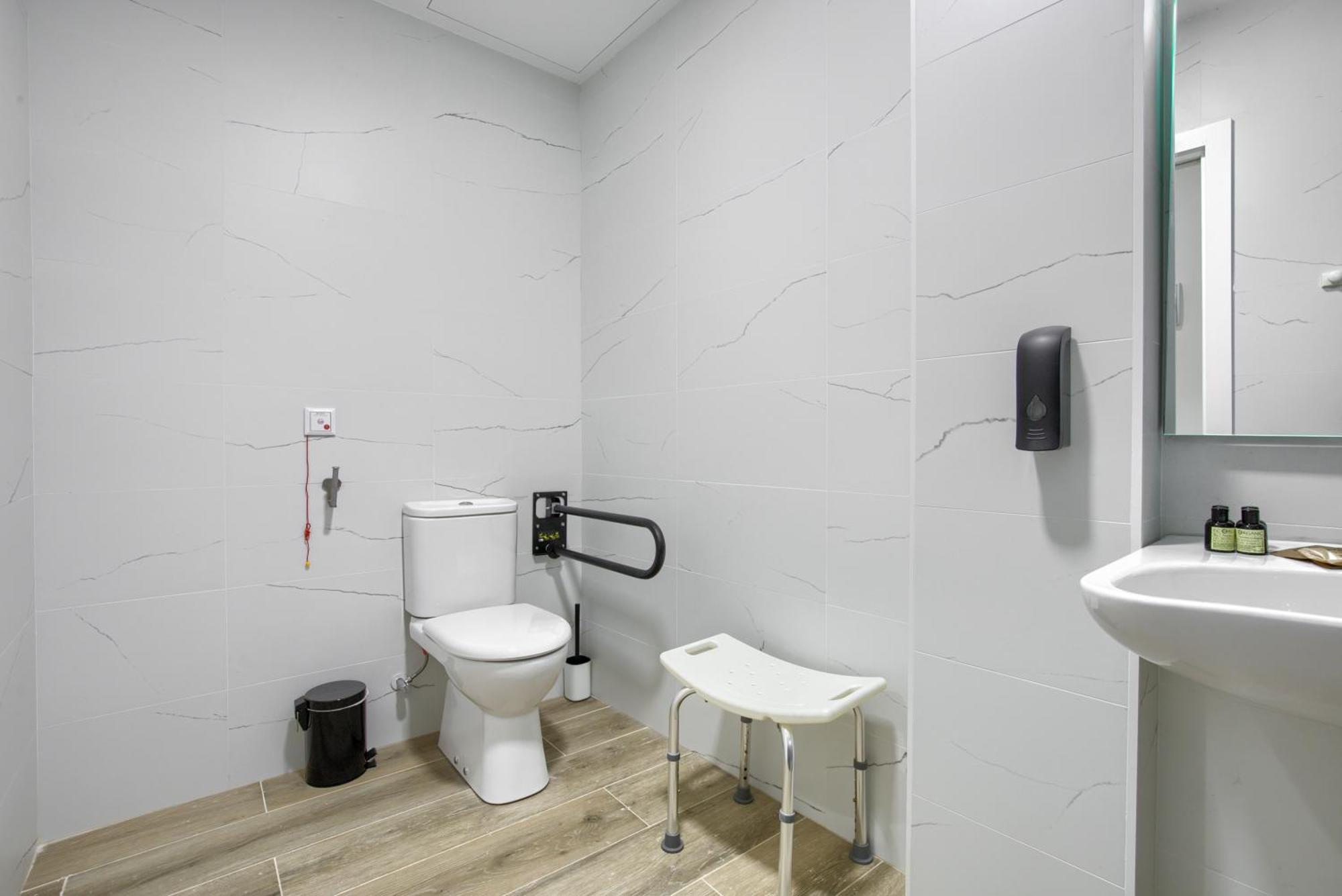 Dobo Madrid Numancia Apartment ภายนอก รูปภาพ
