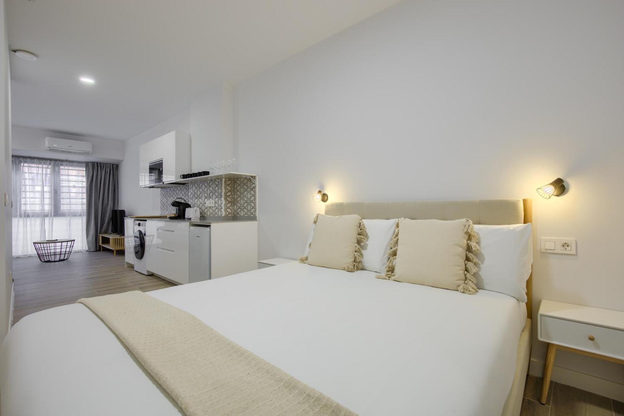Dobo Madrid Numancia Apartment ภายนอก รูปภาพ