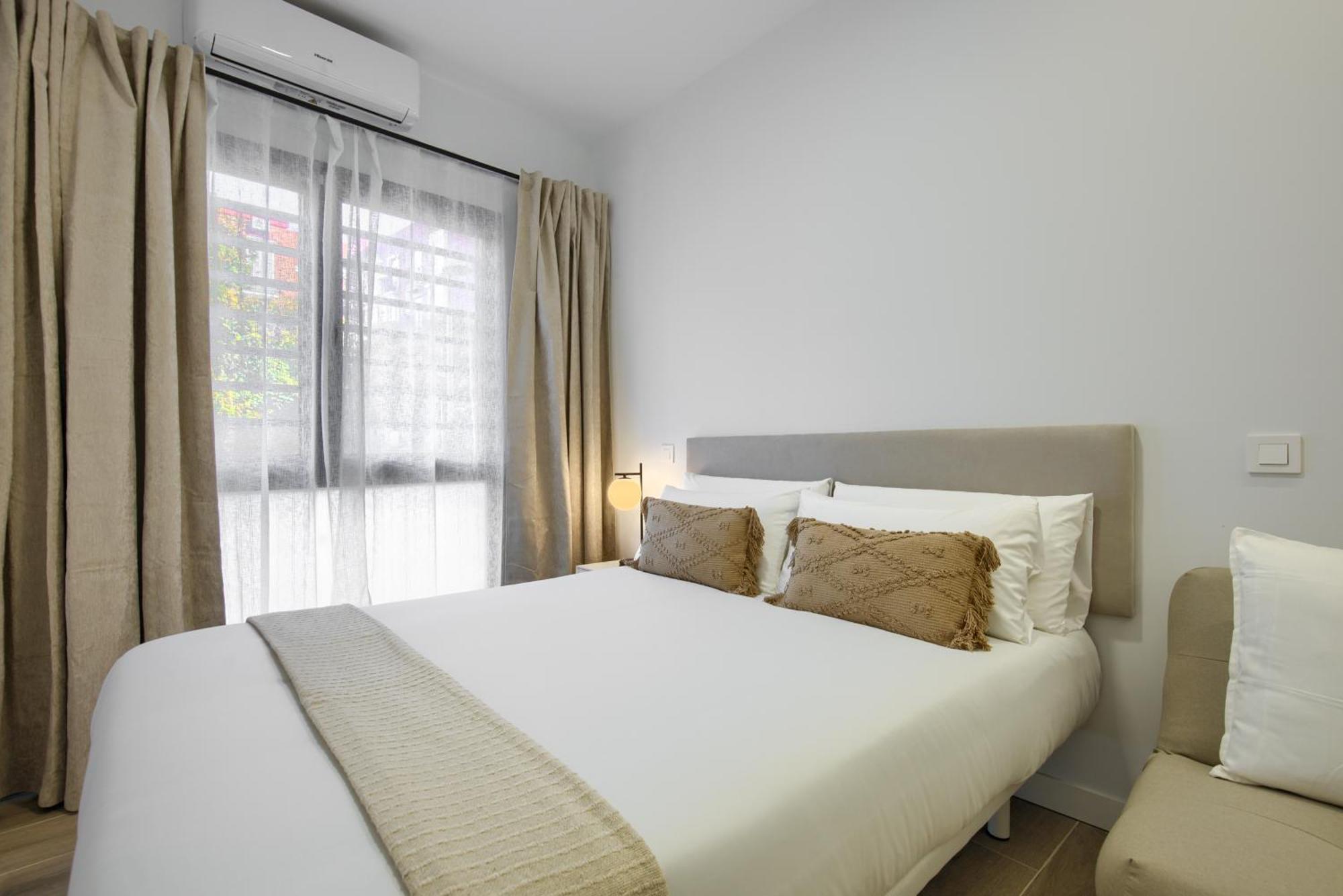 Dobo Madrid Numancia Apartment ภายนอก รูปภาพ