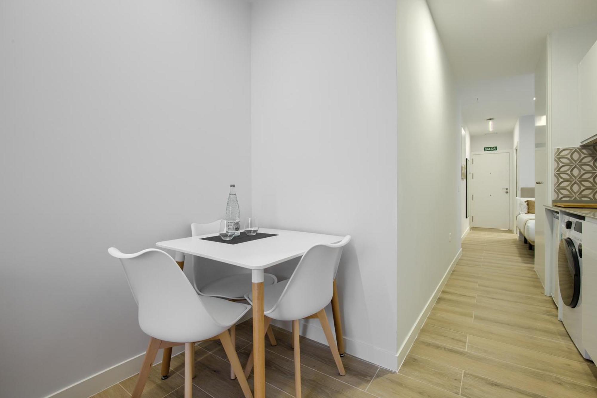 Dobo Madrid Numancia Apartment ภายนอก รูปภาพ